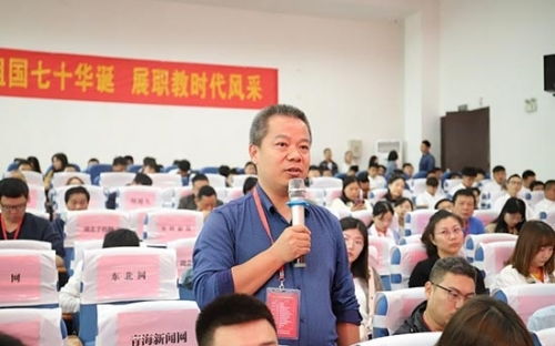 全國融媒采訪團走進武漢交通職業(yè)學院探尋 水上速度
